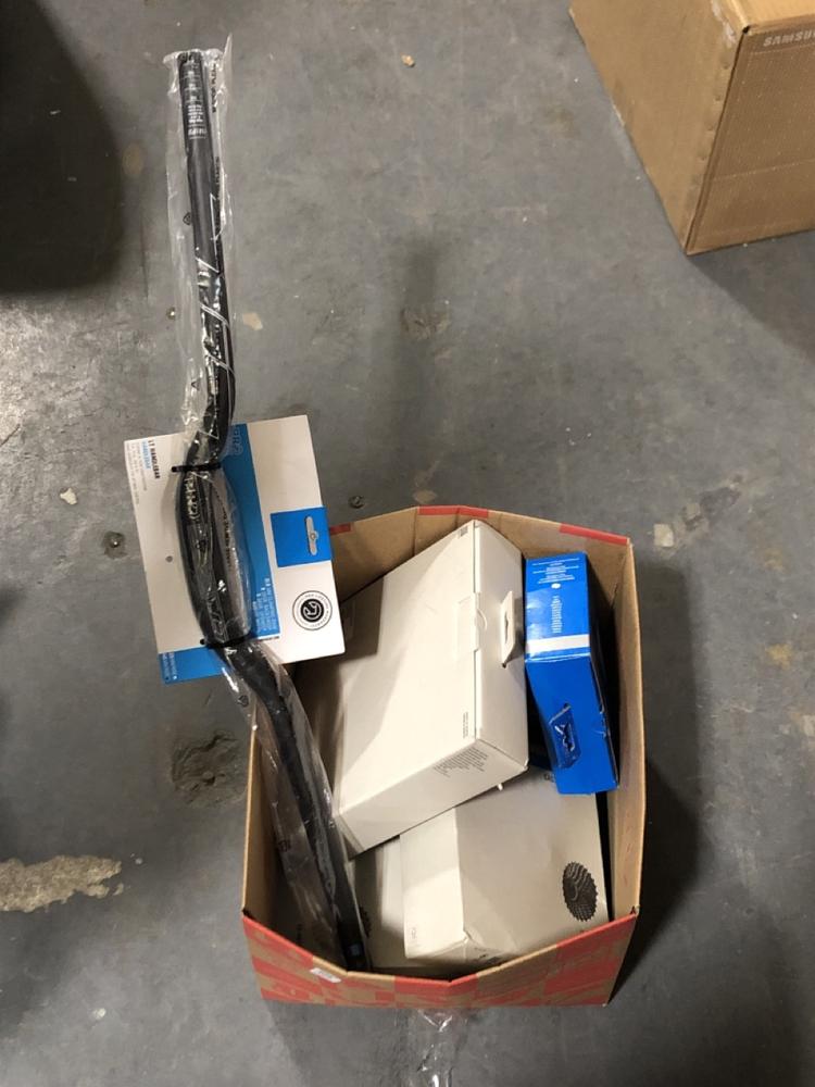 Lot 452  
            Chesterfield SR45 - Parcel Delivery Only 

                
6X ASSORTED PARTS TO INCLUDE SHIMANO CASSETT CS-LG400-211 11S 11-50T (LOCATION: F10)