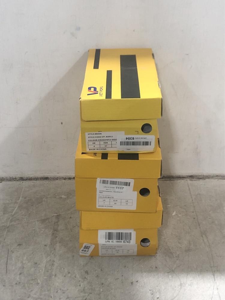 Lot 497  
            Chesterfield SR45 - Parcel Delivery Only 

                
3X ASSORTED SHOES TO INCLUDE VICT POPU MASA DRGONFLY BEIGE SANDALS (LOCATION: E2)