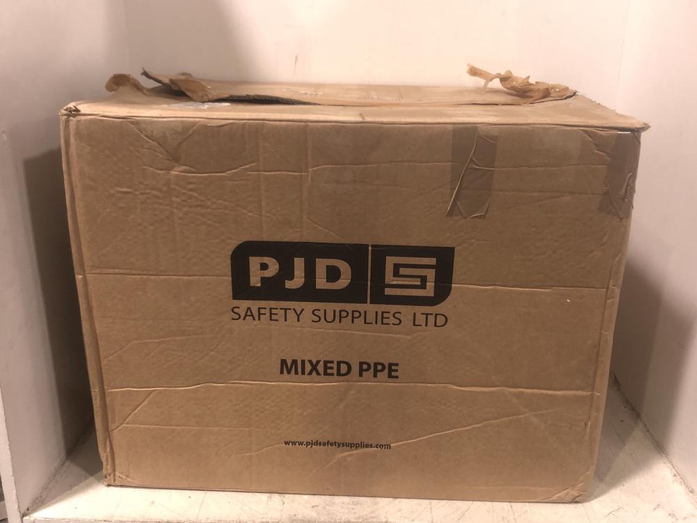 Lot 516  
            Chesterfield SR45 - Parcel Delivery Only 

                
REXEL OPTIMUM AUTOFEED + 150X CROSS-CUT PAPER SHREDDER ORIGINAL RRP £350 (LOCATIO...