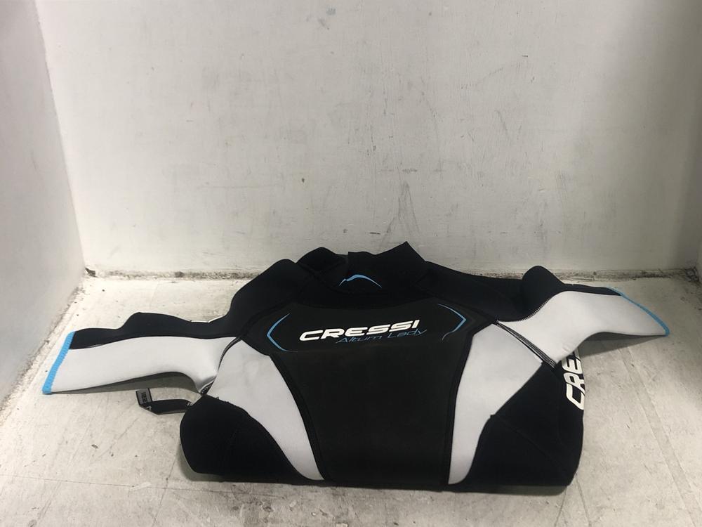 Lot 523  
            Chesterfield SR45 - Parcel Delivery Only 

                
CRESSI SINCE 1946 WETSUIT SMALL LADY (LOCATION: E2)