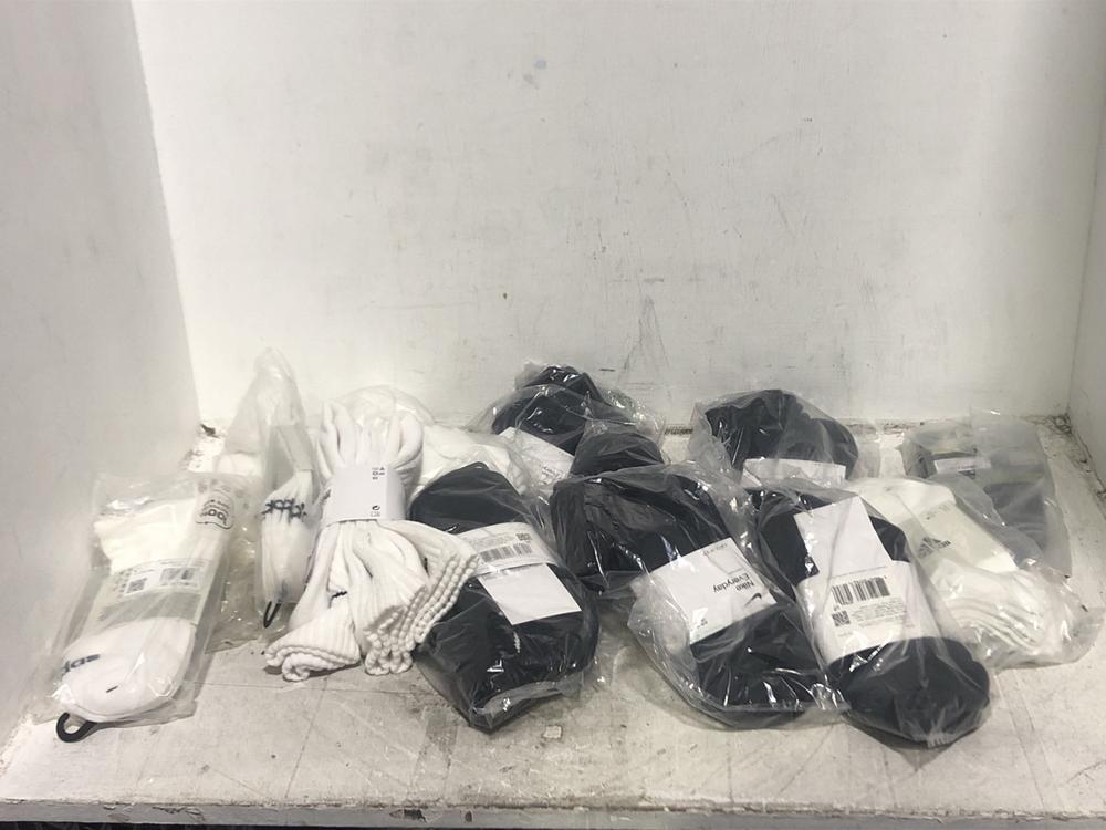 Lot 537  
            Chesterfield SR45 - Parcel Delivery Only 

                
13X ASSORTED BRANDED SOCKS TO INCLUDE NIKE DRI FIT WHITE SOCKS UK 8-11 (LOCATION:...