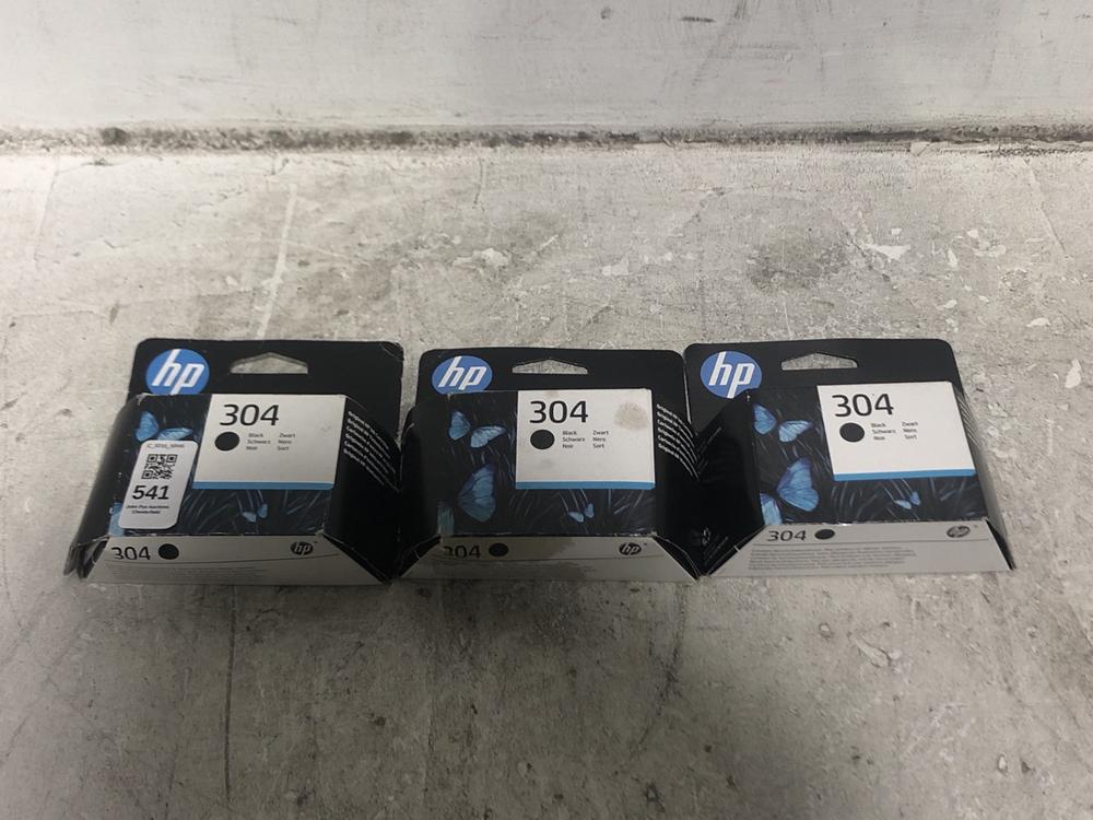 Lot 541  
            Chesterfield SR45 - Parcel Delivery Only 

                
3X HP 304 BLACK INK CARTRIGES (LOCATION: E3)