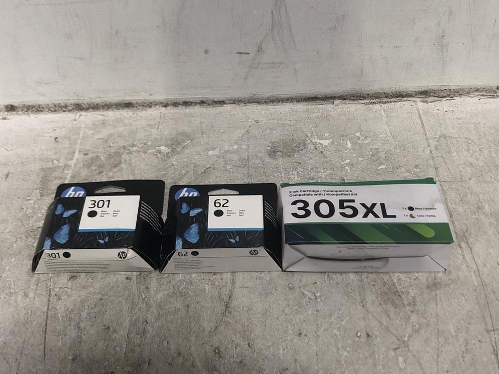 Lot 557  
            Chesterfield SR45 - Parcel Delivery Only 

                
3X ASSORTED HP INK CARTRIDGES TO INCLUDE HP 301 BLACK INK CARTRIDGE (LOCATION: E3)