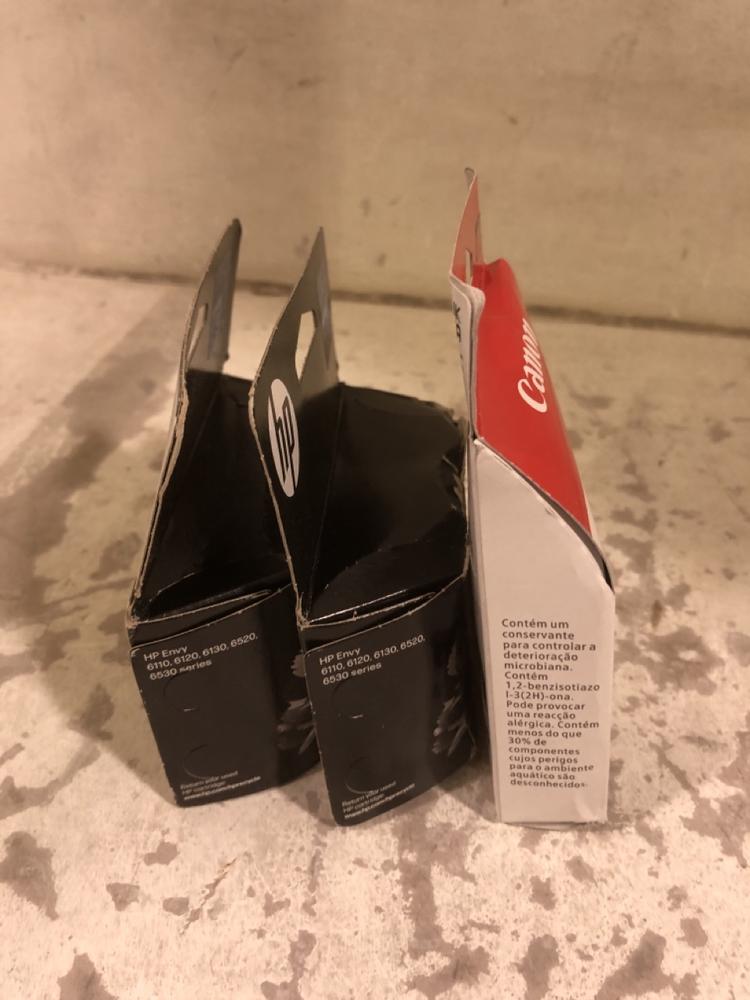 Lot 594  
            Chesterfield SR45 - Parcel Delivery Only 

                
3 ASSORTED INK CARTRIDGES TO INCLUDE 308 BLACK HP INK CARTRIDGE (LOCATION: E4)