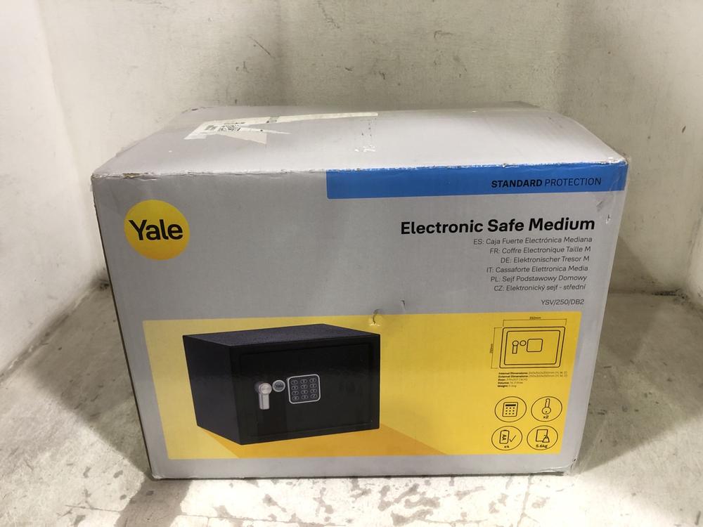 Lot 598  
            Chesterfield SR45 - Parcel Delivery Only 

                
YALE ELECTRONIC SAFE MEDIUM (LOCATION: E4)