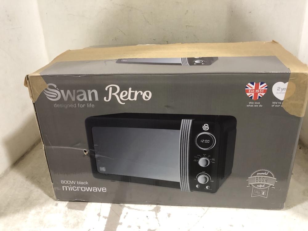Lot 639  
            Chesterfield SR45 - Parcel Delivery Only 

                
SWAN RETRO MICROWAVE 800W BLACK (LOCATION: E6)