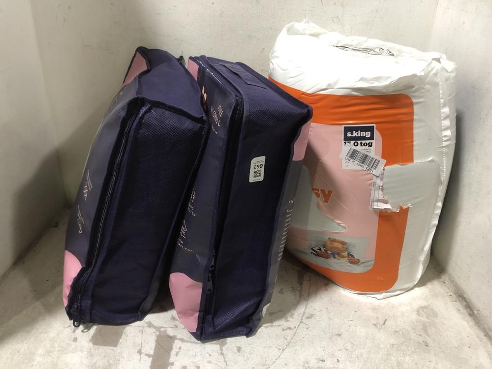 Lot 661  
            Chesterfield SR45 - Parcel Delivery Only 

                
3X ASSORTED BEDDING ITEMS TO INCLUDE SILENT NIGHT WARM AND COSY DUVET KING (LOCAT...