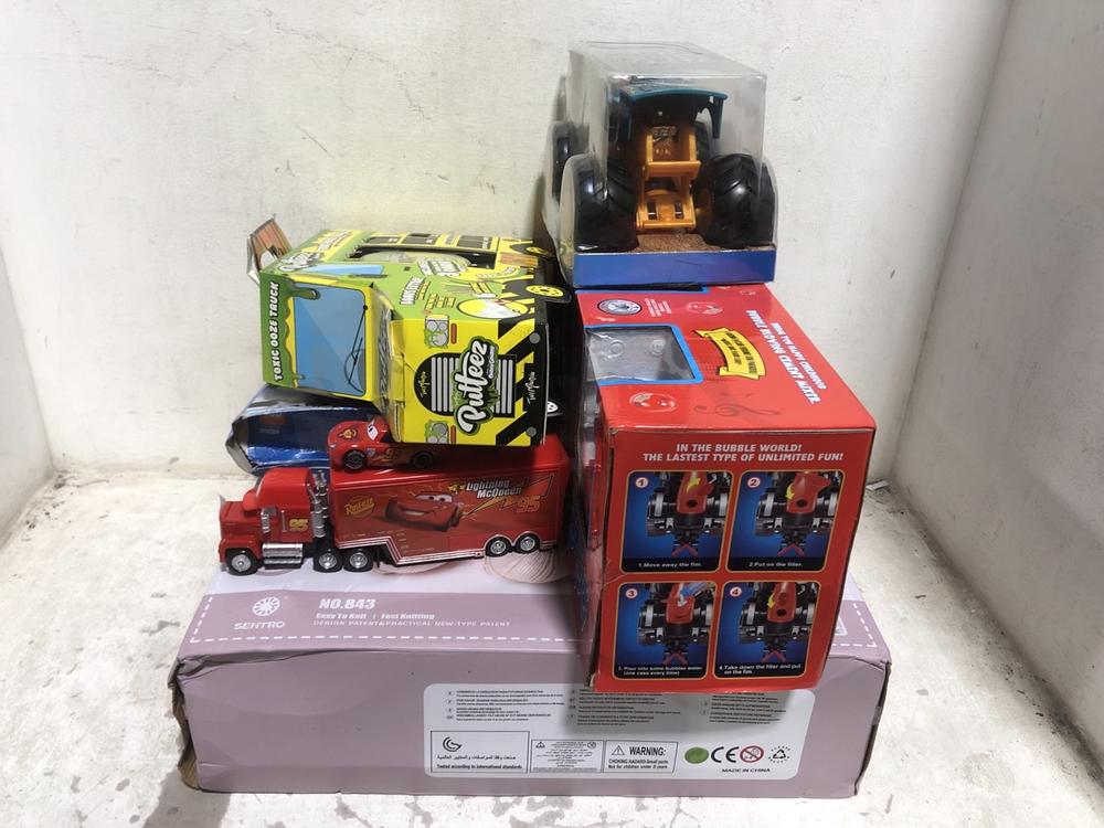 Lot 689  
            Chesterfield SR45 - Parcel Delivery Only 

                
8X ASSORTED TOS TO INCLUDE HOTWHEELS MONSTER TRUCKS OVERSIZED WEST COAST CRUSHER ...