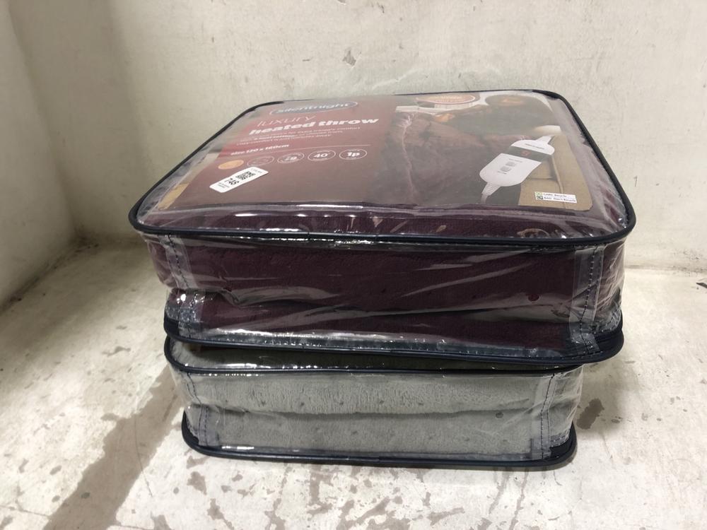 Lot 748  
            Chesterfield SR45 - Parcel Delivery Only 

                
SILENT NIGHT LUXURY HEATED THROW 120 X 160CM (LOCATION: E10)