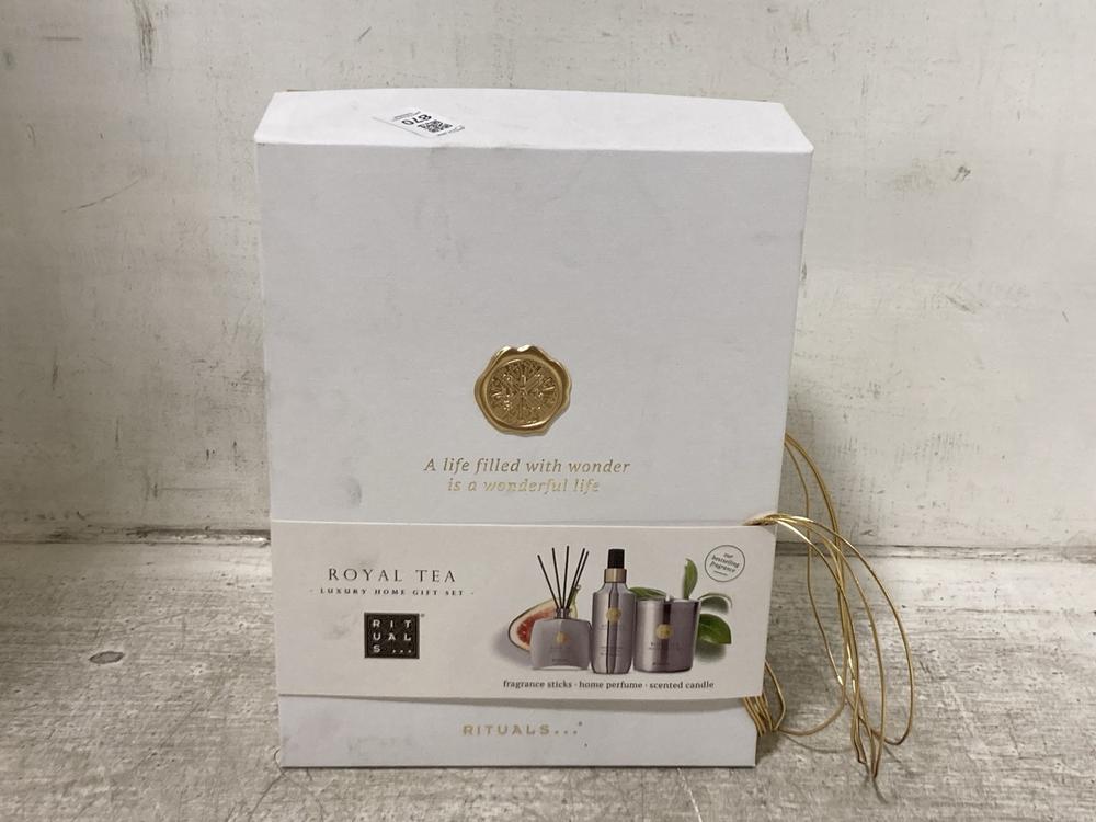Lot 870  
            Chesterfield SR45 - Parcel Delivery Only 

                
RITUALS LUXURY HOME GIFT SET (LOCATION: D3)