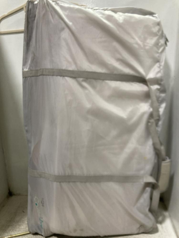 Lot 872  
            Chesterfield SR45 - Parcel Delivery Only 

                
WOODEN COT BED (LOCATION: D3)