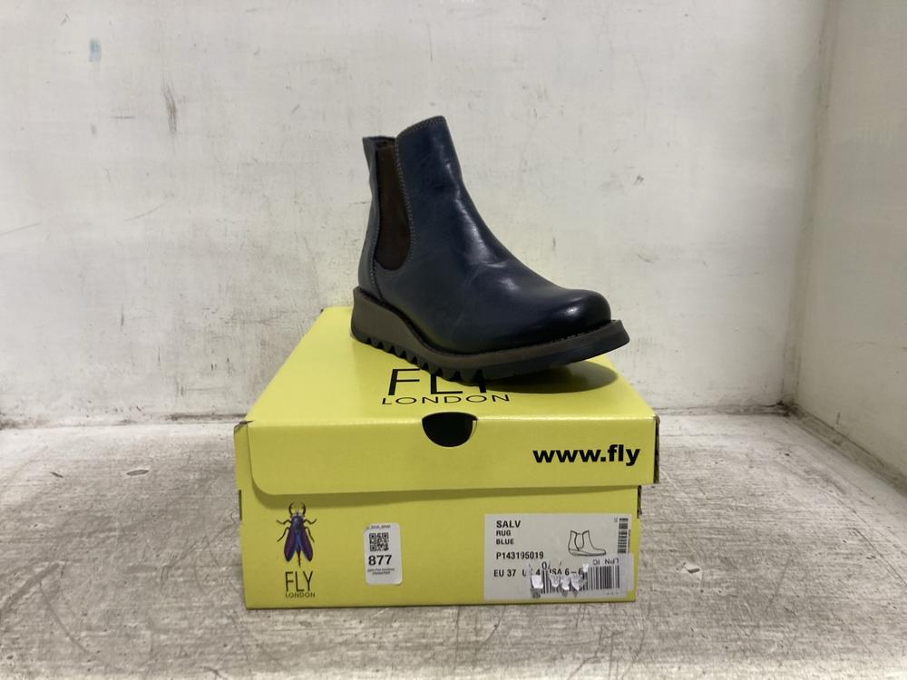 Lot 878  
            Chesterfield SR45 - Parcel Delivery Only 

                
FLY LONDON SALV195FLY RUG BLACK UK SIZE 3 (LOCATION: D4)