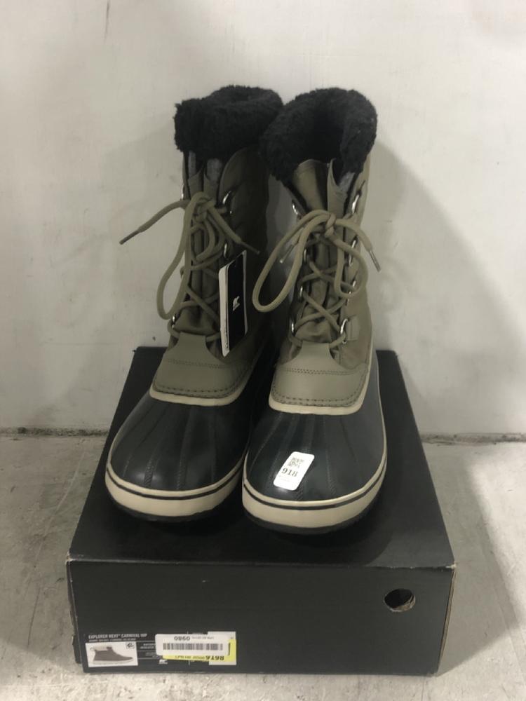 Lot 918  
            Chesterfield SR45 - Parcel Delivery Only 

                
SOREL 1964 PAC NYLON WARTERPROOF SNOWBOOTS UK 13 TO INCLUDE SOREL EXPLORER NEXT C...