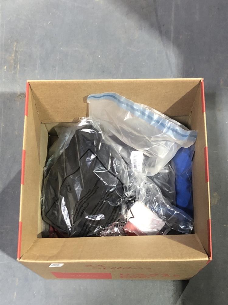 Lot 950  
            Chesterfield SR45 - Parcel Delivery Only 

                
8X ASSORTED SPEEDO TO INCLUDE END + LSUT AF BLACK SPEEDO GB 20/42 (LOCATION: D6)