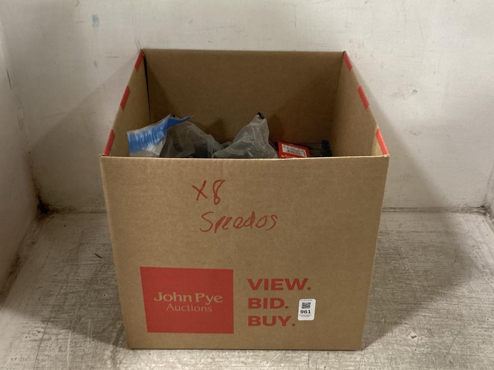 Lot 961  
            Chesterfield SR45 - Parcel Delivery Only 

                
8X ASSORTED SPEEDO TO INCLUDE SPEED END + POWER XBCK AF GB 14/36 (LOCATION: D7)