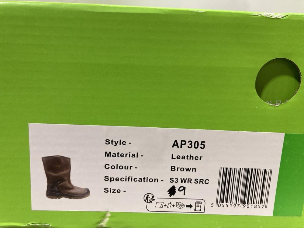 Lot 964  
            Chesterfield SR45 - Parcel Delivery Only 

                
APACHE INSUSTRIAL WORK WEAR AP305 LEATHER BROWN SIZE 9 (LOCATION: D7)