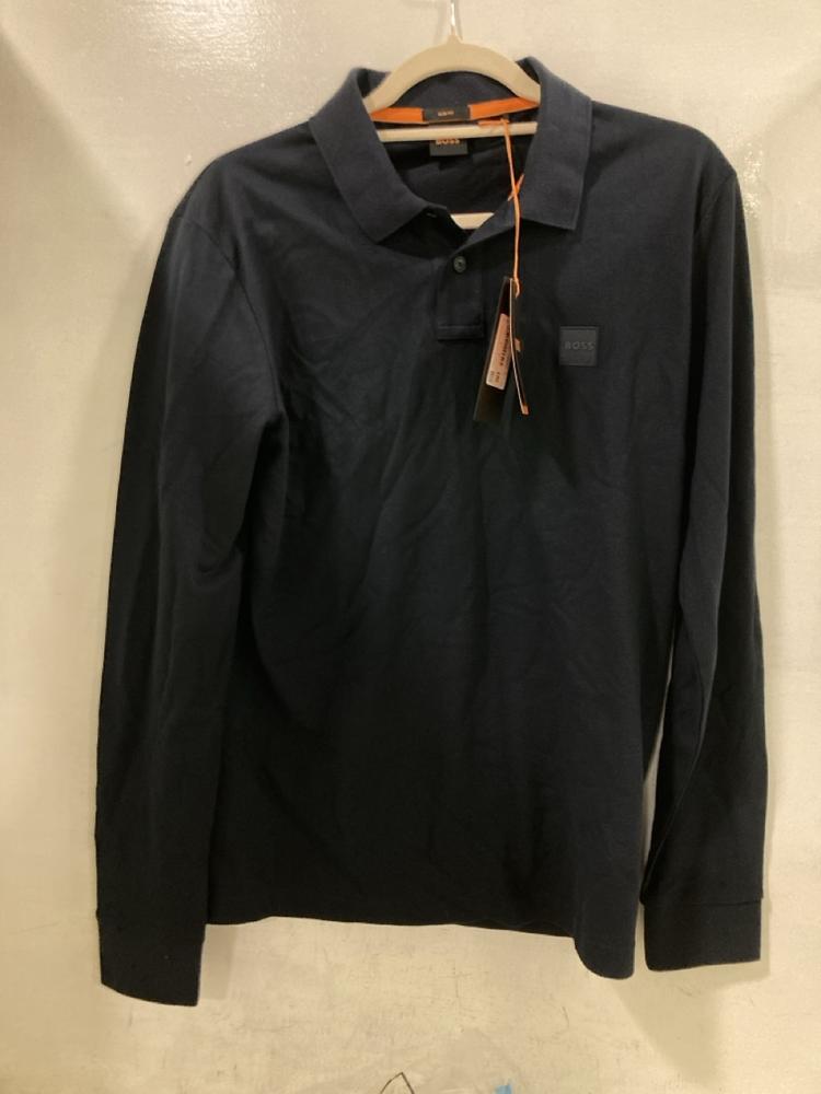 Lot 968  
            Chesterfield SR45 - Parcel Delivery Only 

                
BOSS PASSERBY POLO NAVY BLUE/ORANGE UK L (LOCATION: D7)