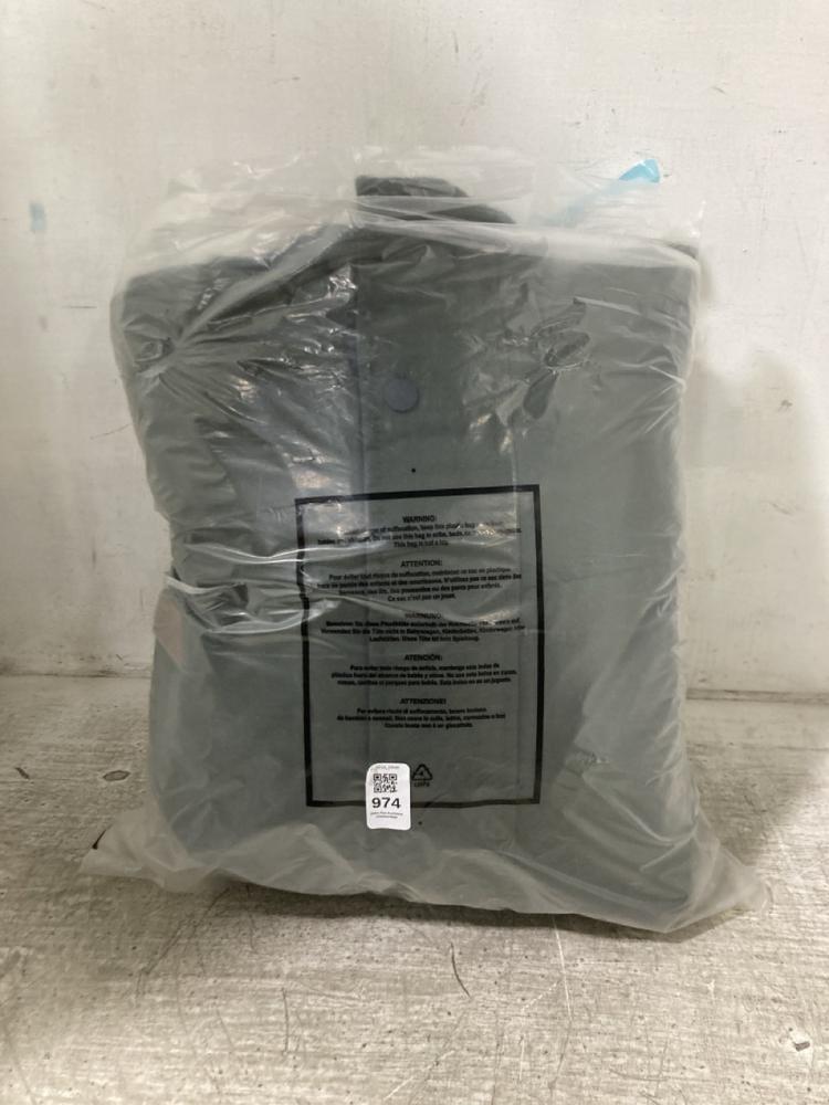 Lot 974  
            Chesterfield SR45 - Parcel Delivery Only 

                
JACK AND JONES FOREST NIGHT COST EU XS (LOCATION: D7)