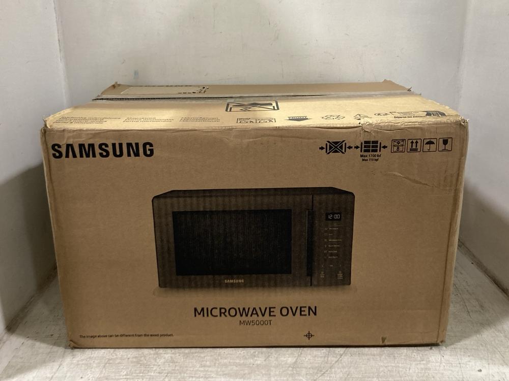 Lot 984  
            Chesterfield SR45 - Parcel Delivery Only 

                
SAMSUNG MICROWAVE OVEN MW5000T (LOCATION: D7)