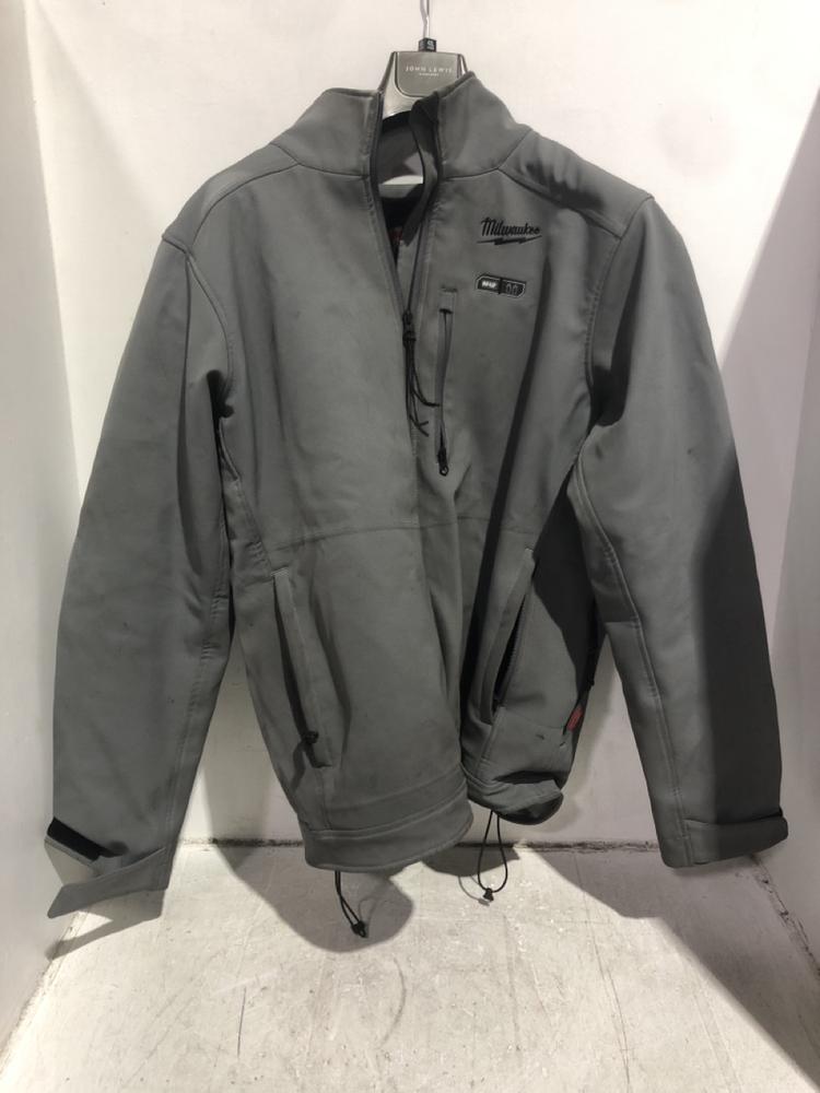 Lot 9  
            Chesterfield SR45 - Parcel Delivery Only 

                
MILWAUKEE GREY HEATED JACKET UK SIZE L ORIGINAL RRP £129 (LOCATION: B1)