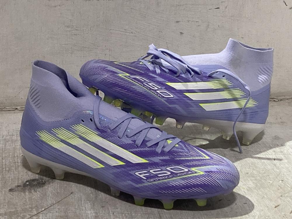 Lot 1072  
            Chesterfield SR44 - Parcel Delivery Only 

                
ADIDAS F50 FOOTBALL BOOTS IN SPARK/FUSION PRO SIZE UK 7 (LOCATION: D8)