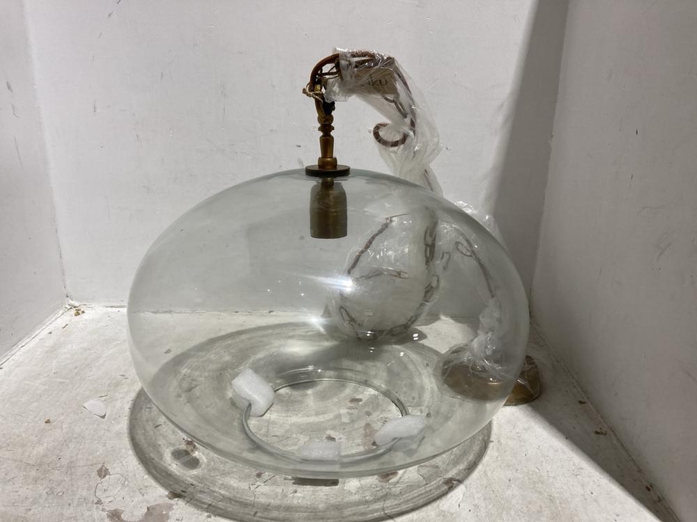 Lot 108  
            Chesterfield SR44 - Parcel Delivery Only 

                
NKUKU OTORO RECYCLED GLASS PENDANT - CLEAR - LARGE ROUND - ITEM NO. OP1502 - ORIG...
