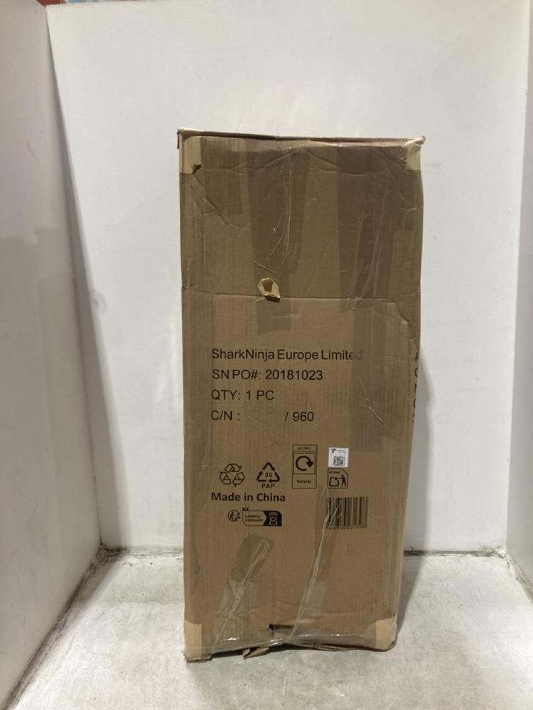 Lot 1098  
            Chesterfield SR44 - Parcel Delivery Only 

                
SHARK NINJA VACUUM CLEANER IN BLACK (LOCATION: C1)