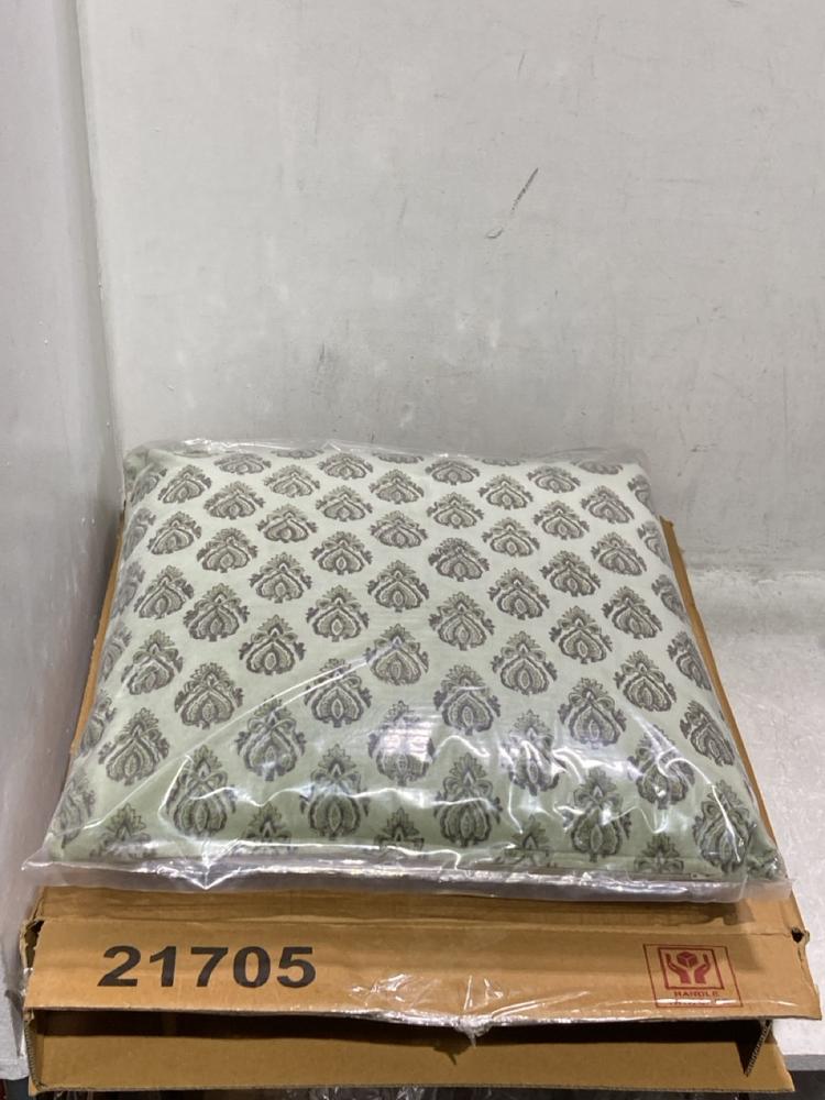 Lot 1146  
            Chesterfield SR44 - Parcel Delivery Only 

                
3 X ASSORTED ITEMS TO INCLUDE BELIANI OUTDOOR LED WALL LIGHT TUMMEL WITH MOTION S...