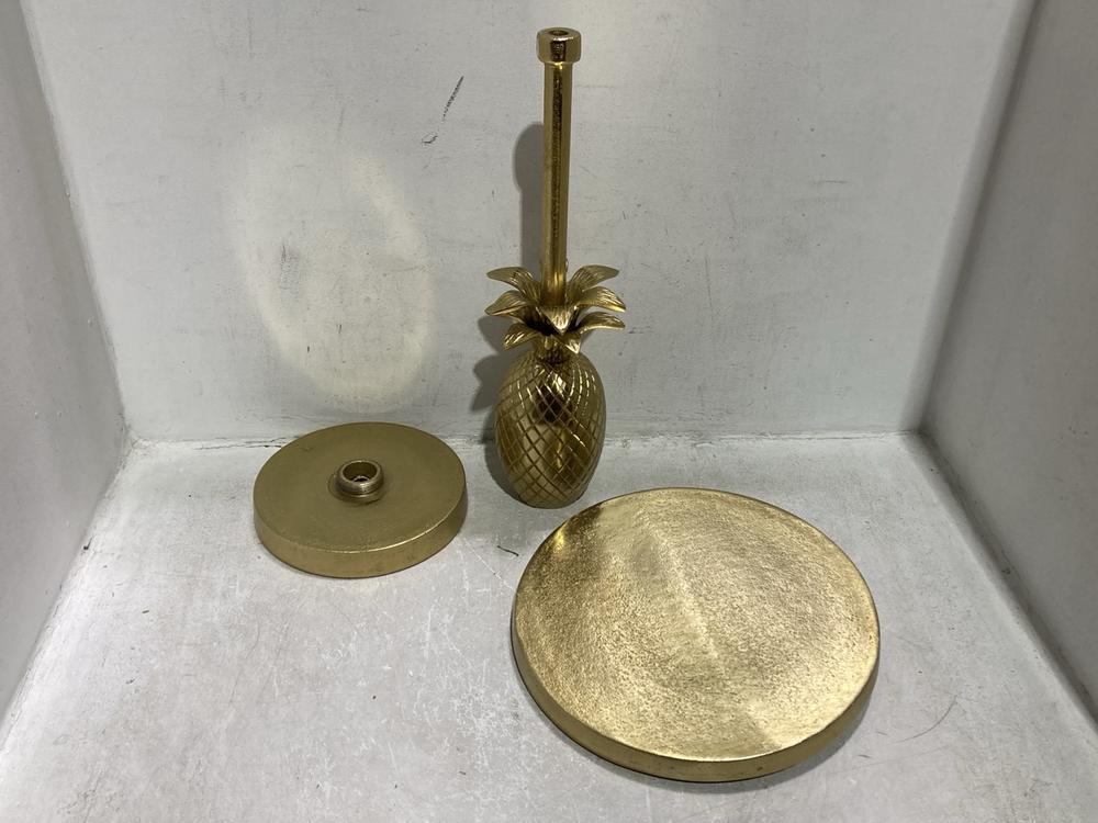 Lot 1152  
            Chesterfield SR44 - Parcel Delivery Only 

                
BELIANI LAMP - ITEM NO. 25370 - (LOCATION: C3)