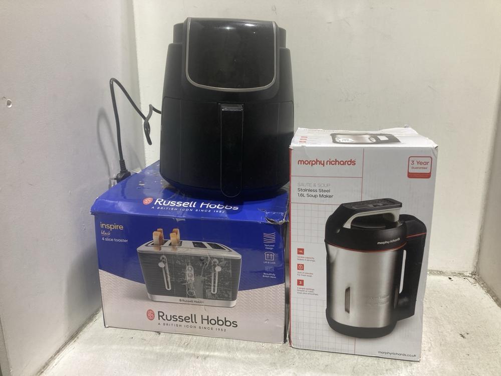 Lot 1169  
            Chesterfield SR44 - Parcel Delivery Only 

                
3 X ASSORTED KITCHEN WARE TO INCLUDE MORPHY RICHARDS 1.6L SOUP MAKER (LOCATION: C4)