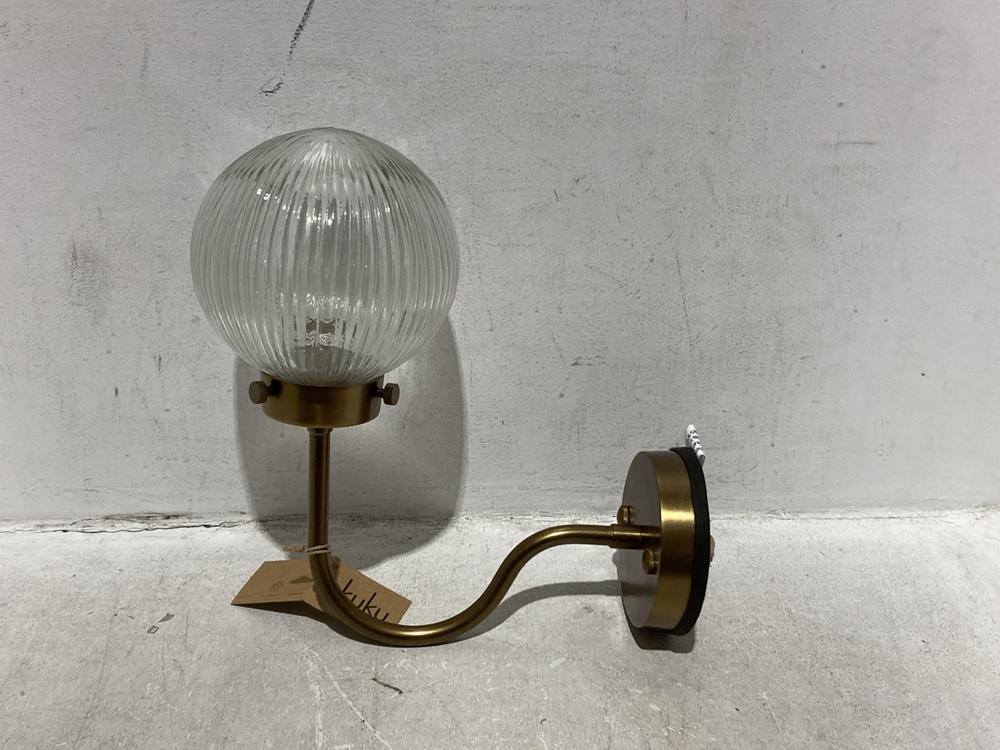 Lot 117  
            Chesterfield SR44 - Parcel Delivery Only 

                
NKUKU KONNIE BATHROOM WALL LIGHT - CLEAR - ONE SIZE - ITEM NO. KL2501 - ORIGINAL ...