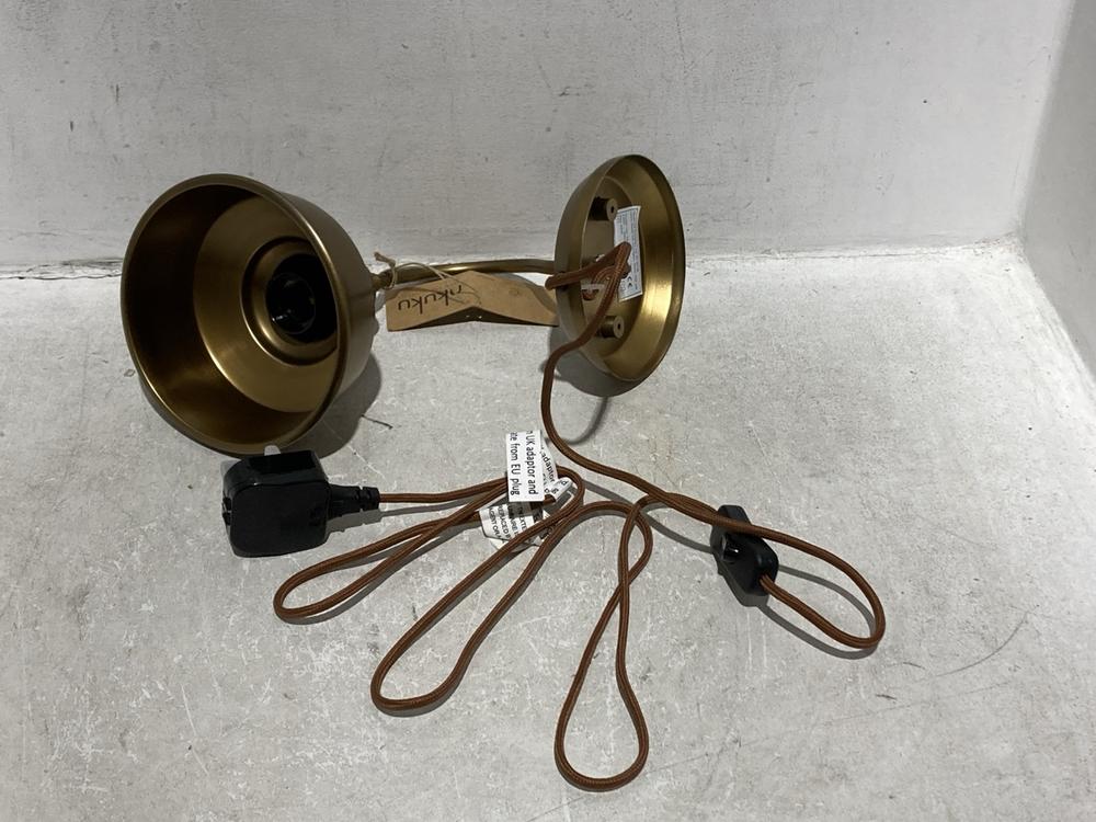 Lot 119  
            Chesterfield SR44 - Parcel Delivery Only 

                
NKUKU NAR WALL LAMP - ANTIQUE BRASS - SMALL - ITEM NO. NL3401 - ORIGINAL RRP £100...