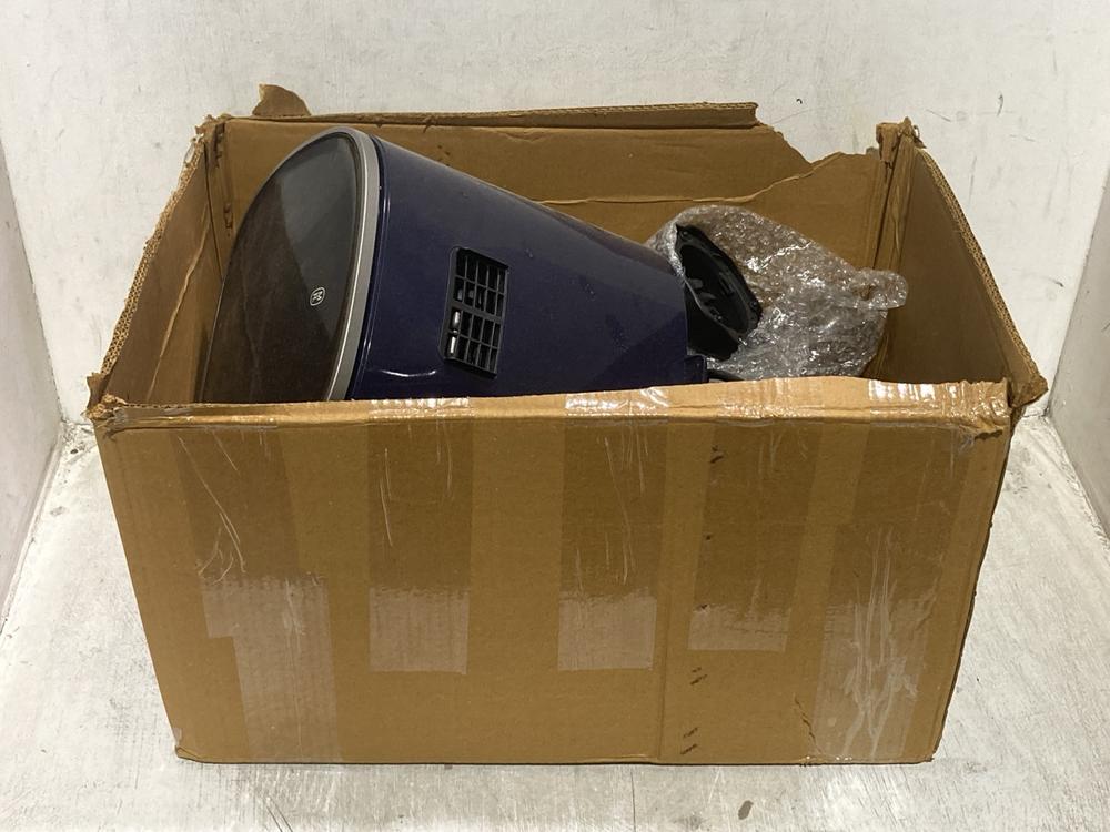 Lot 1208  
            Chesterfield SR44 - Parcel Delivery Only 

                
MORPHY RICHARDS MINI BLUE AIR FRYER TO INCLUDE NUTRIBULLET JUICE BLENDER (LOCATIO...