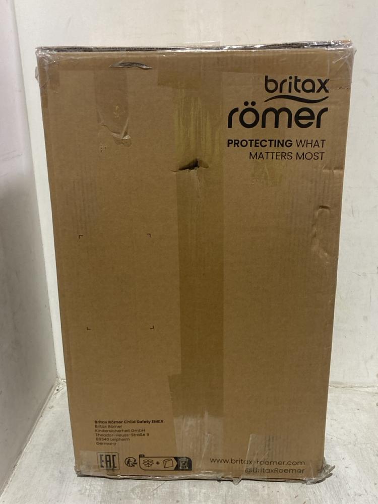 Lot 1222  
            Chesterfield SR44 - Parcel Delivery Only 

                
BRITAX ROMER BABY SAFE CORE CAR SEAT IN SPACE BLACK (LOCATION: C6)