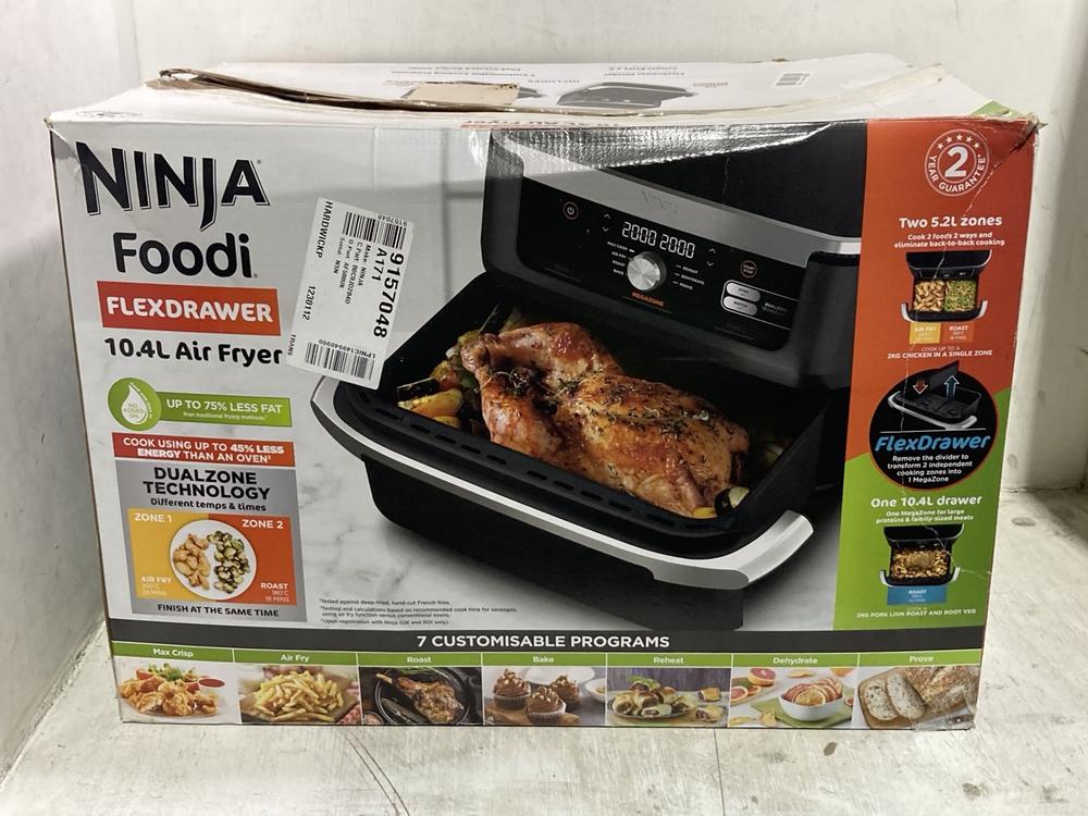 Lot 1234  
            Chesterfield SR44 - Parcel Delivery Only 

                
NINJA FOODI FLEX DRAWER 10.4 LITRE AIR FRYER (LOCATION: C6)