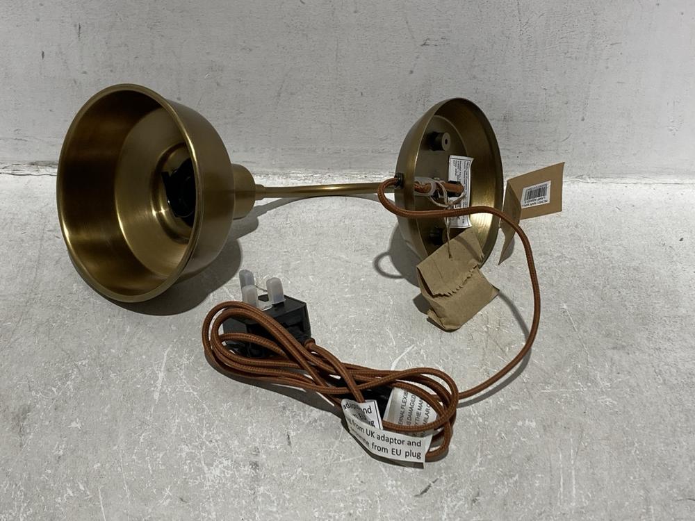 Lot 123  
            Chesterfield SR44 - Parcel Delivery Only 

                
NKUKU NAR WALL LAMP - ANTIQUE BRASS - SMALL - ITEM NO. NL3401 - ORIGINAL RRP £100...