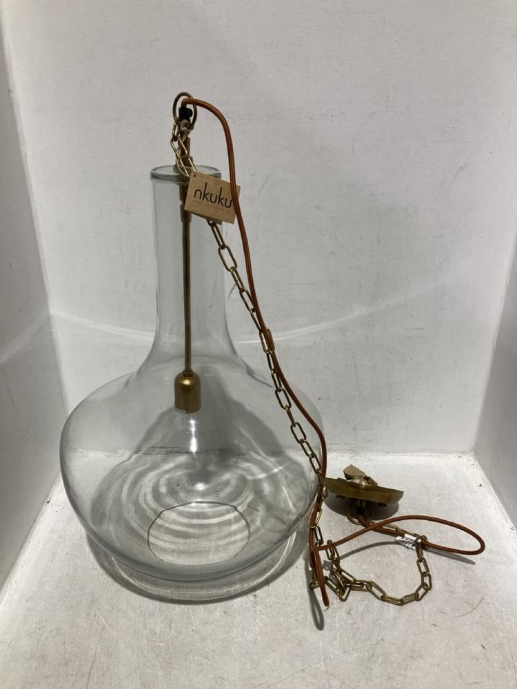 Lot 130  
            Chesterfield SR44 - Parcel Delivery Only 

                
NKUKU AGARTALA RECYCLED GLASS PENDANT - CLEAR - LARGE - ITEM NO. AP9301 - ORIGINA...