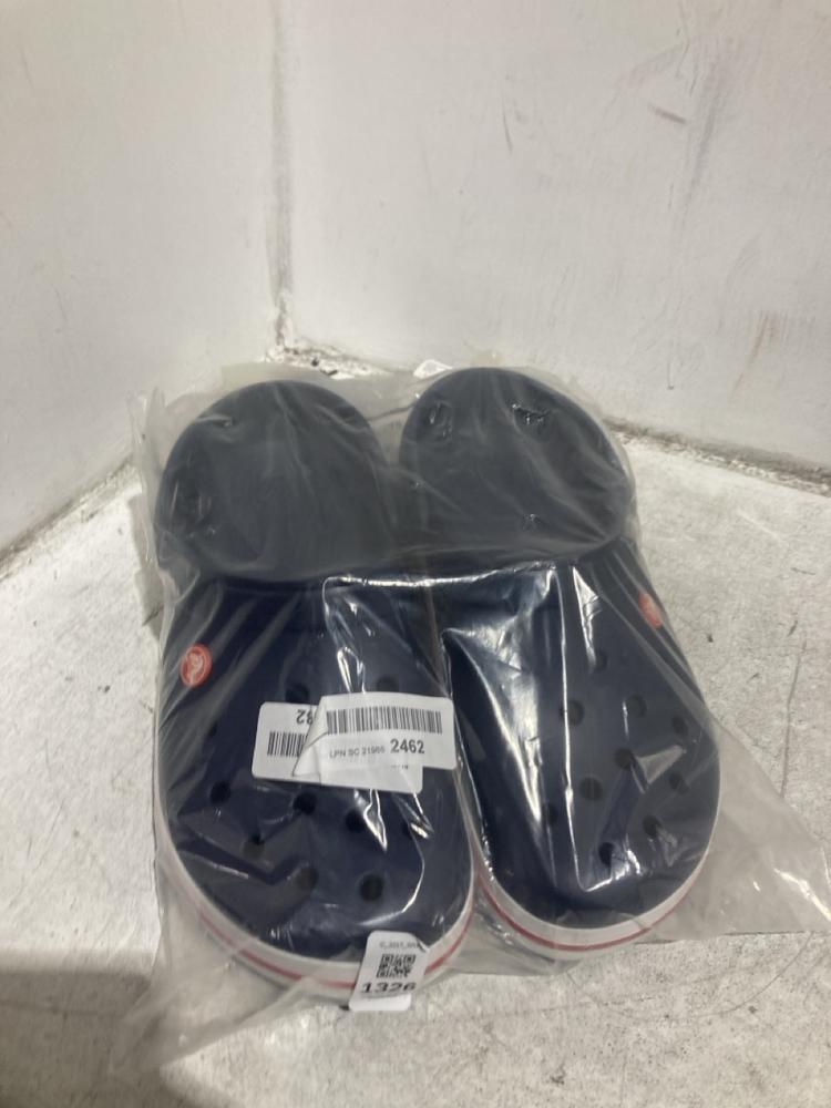 Lot 1326  
            Chesterfield SR44 - Parcel Delivery Only 

                
2 X ASSORTED FOOTWEAR TO INCLUDE ADIDAS SLIDERS UK 7 (LOCATION: B2)