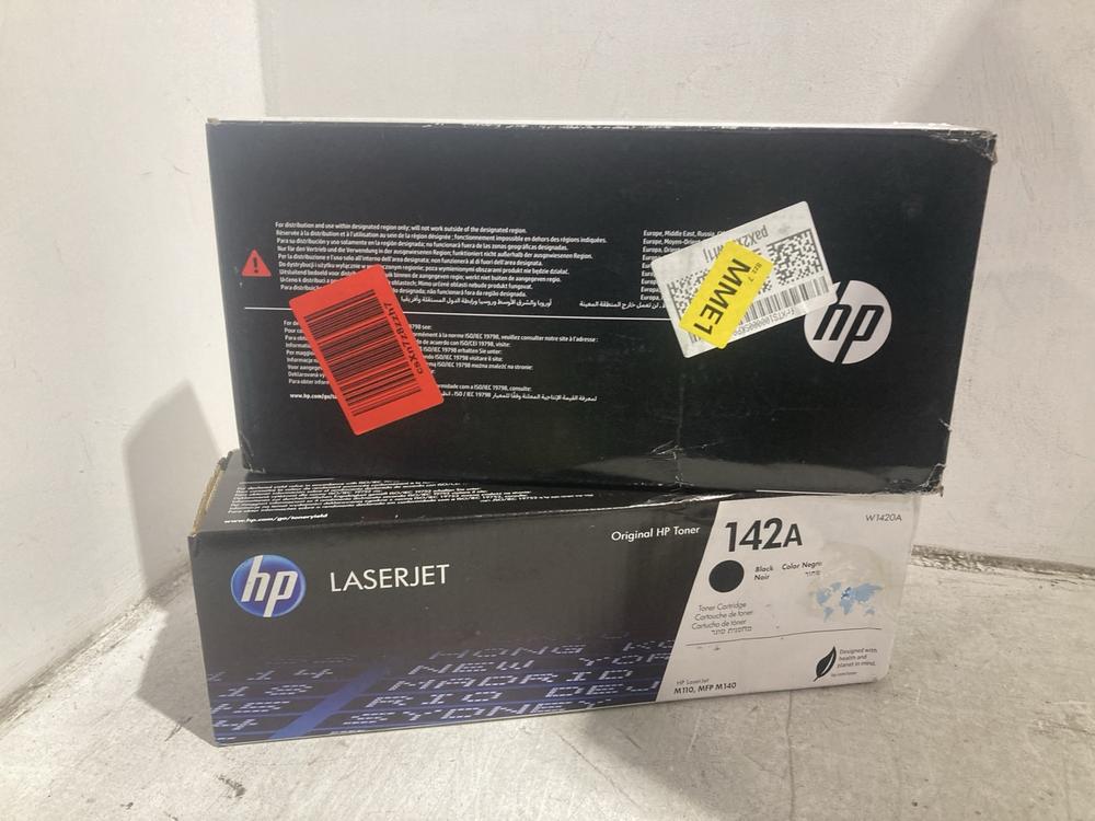 Lot 1329  
            Chesterfield SR44 - Parcel Delivery Only 

                
2 X ASSORTED ITEMS TO INCLUDE HP LASER 117A TONER PRINTER CARTRIDGE (LOCATION: B2)