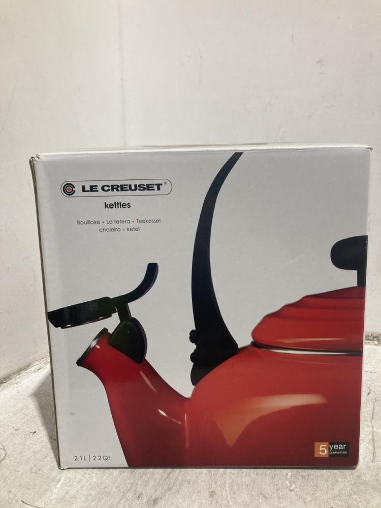 Lot 1353  
            Chesterfield SR44 - Parcel Delivery Only 

                
LE CREUSET KETTLE (LOCATION: B2)