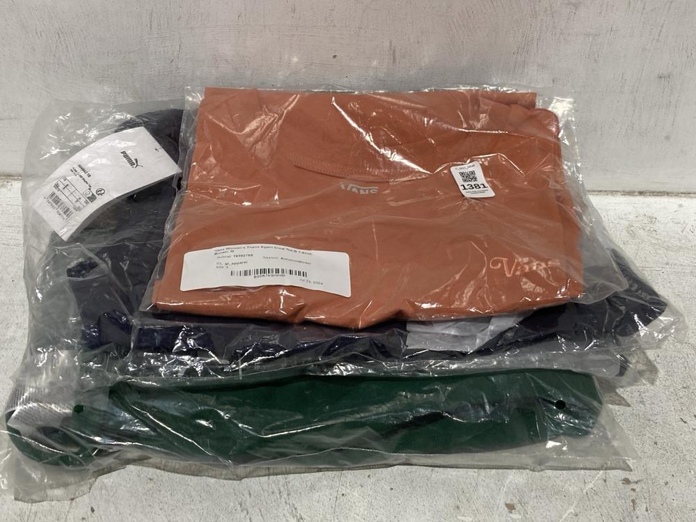 Lot 1381  
            Chesterfield SR44 - Parcel Delivery Only 

                
4 X ASSORTED ITEMS TO INCLUDE VANS T SHIRT SIZE MEDIUM (LOCATION: B3)