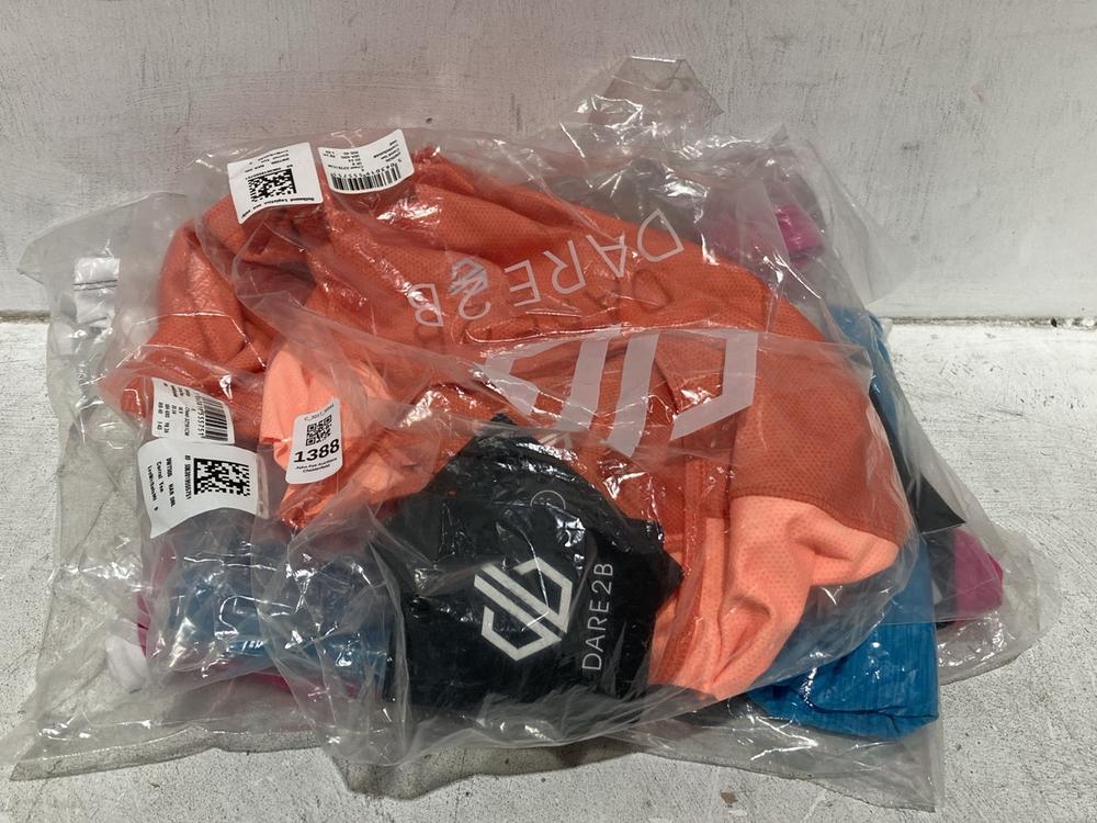 Lot 1388  
            Chesterfield SR44 - Parcel Delivery Only 

                
4 X ASSORTED ADULTS CLOTHING ITEMS TO INCLUDE DARE2B JACKET SIZE UK 6 (LOCATION: B3)