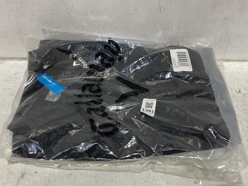 Lot 1391  
            Chesterfield SR44 - Parcel Delivery Only 

                
3 X ASSORTED CLOTHING TO INCLUDE CALLAWAY POLO SHIRT SIZE LARGE (LOCATION: B3)