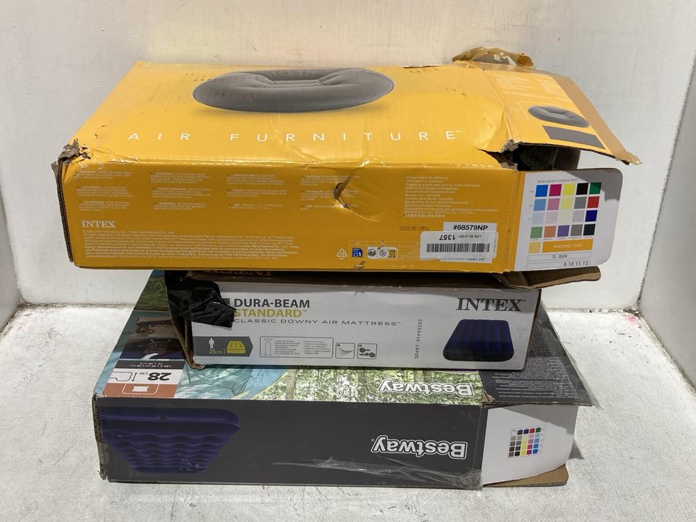 Lot 1399  
            Chesterfield SR44 - Parcel Delivery Only 

                
3 X ASSORTED ITEMS TO INCLUDE INTEX INFLATABLE LOUNGE CHAIR (LOCATION: B3)