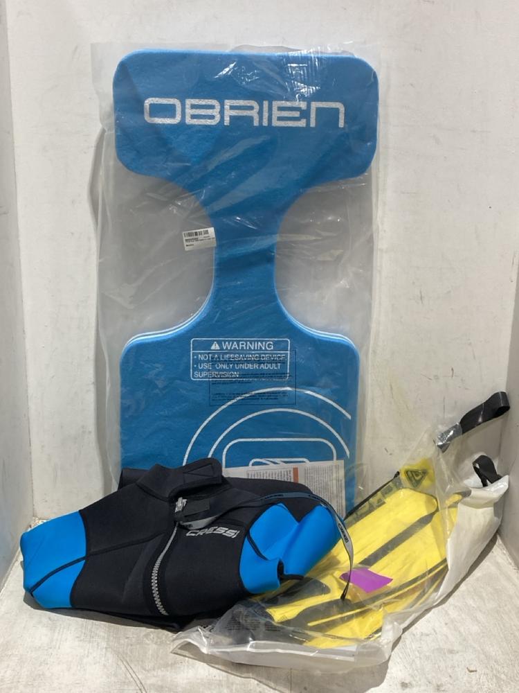 Lot 1410  
            Chesterfield SR44 - Parcel Delivery Only 

                
QTY OF ASSORTED ITEMS TO INCLUDE CRESSI SWIMWEAR SIZE SMALL (LOCATION: B4)