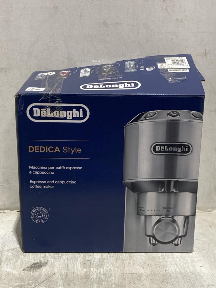 Lot 1455  
            Chesterfield SR44 - Parcel Delivery Only 

                
DELONGHI DEDICA STYLE COFFEE MACHINE (LOCATION: B5)