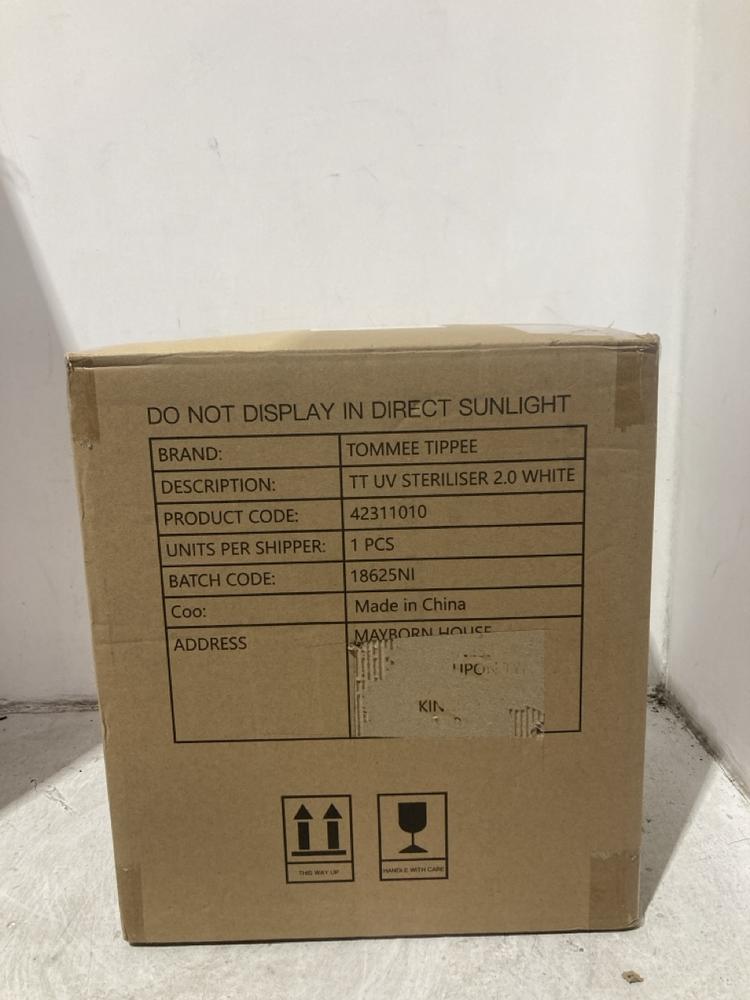 Lot 1498  
            Chesterfield SR44 - Parcel Delivery Only 

                
TOMMEE TIPPEE UV STERILISER 2.0 IN WHITE (LOCATION: B7)