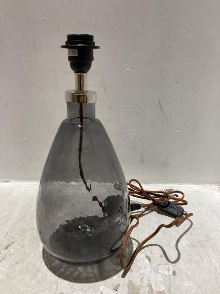 Lot 15  
            Chesterfield SR44 - Parcel Delivery Only 

                
NKUKU BABA RECYCLED GLASS LAMP - GREEN - SMALL TALL - ITEM NO. BL5901 - ORIGINAL ...