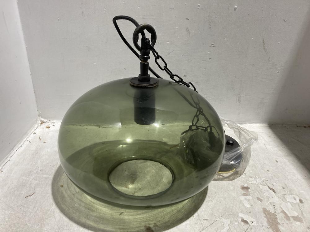 Lot 163  
            Chesterfield SR44 - Parcel Delivery Only 

                
NKUKU OTORO RECYCLED GLASS PENDANT - GREEN - SMALL ROUND - ITEM NO. OP2501 - ORIG...