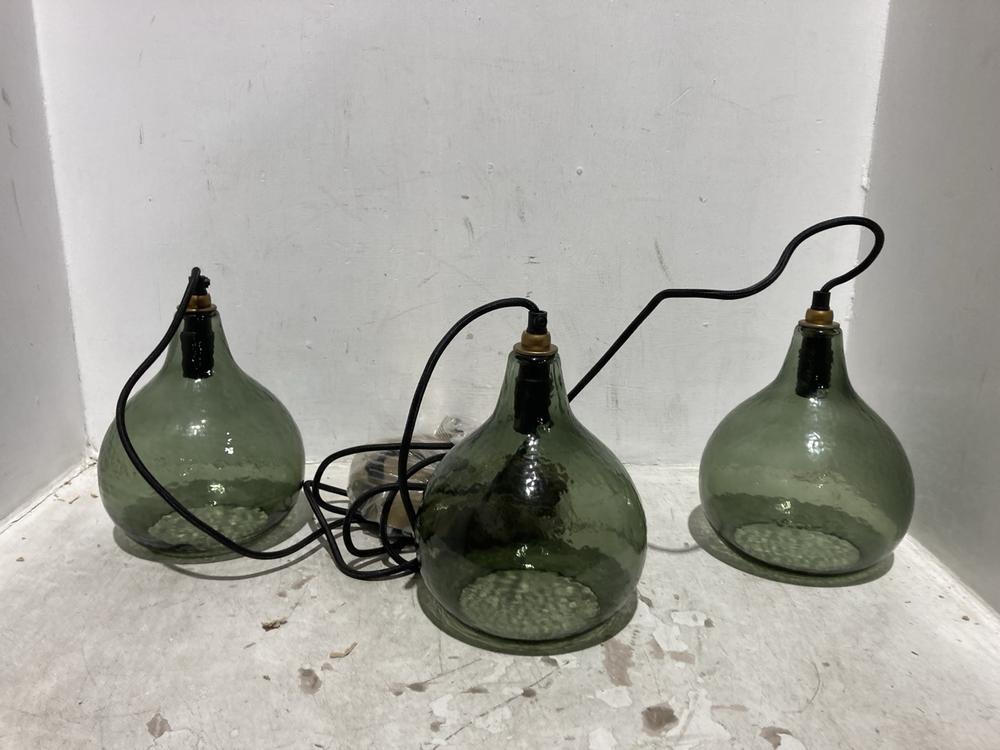 Lot 168  
            Chesterfield SR44 - Parcel Delivery Only 

                
NKUKU ZIVA RECYCLED GLASS CLUSTER PENDANT - GREEN SMOKE - ONE SIZE - ITEM NO. ZL0...